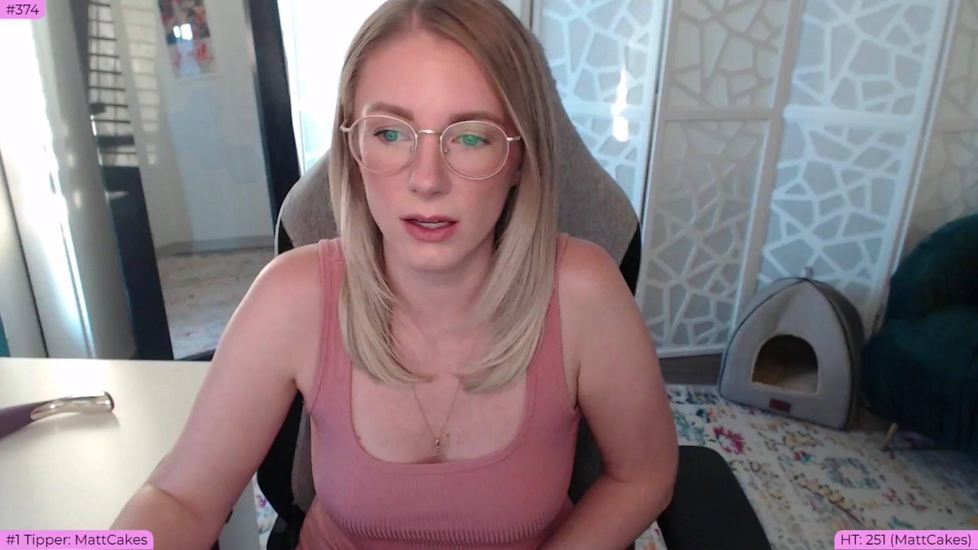 Gallery image thumbnail from Teecake's myfreecams stream on, 06/06/2024, 03:14 image 6 of 20