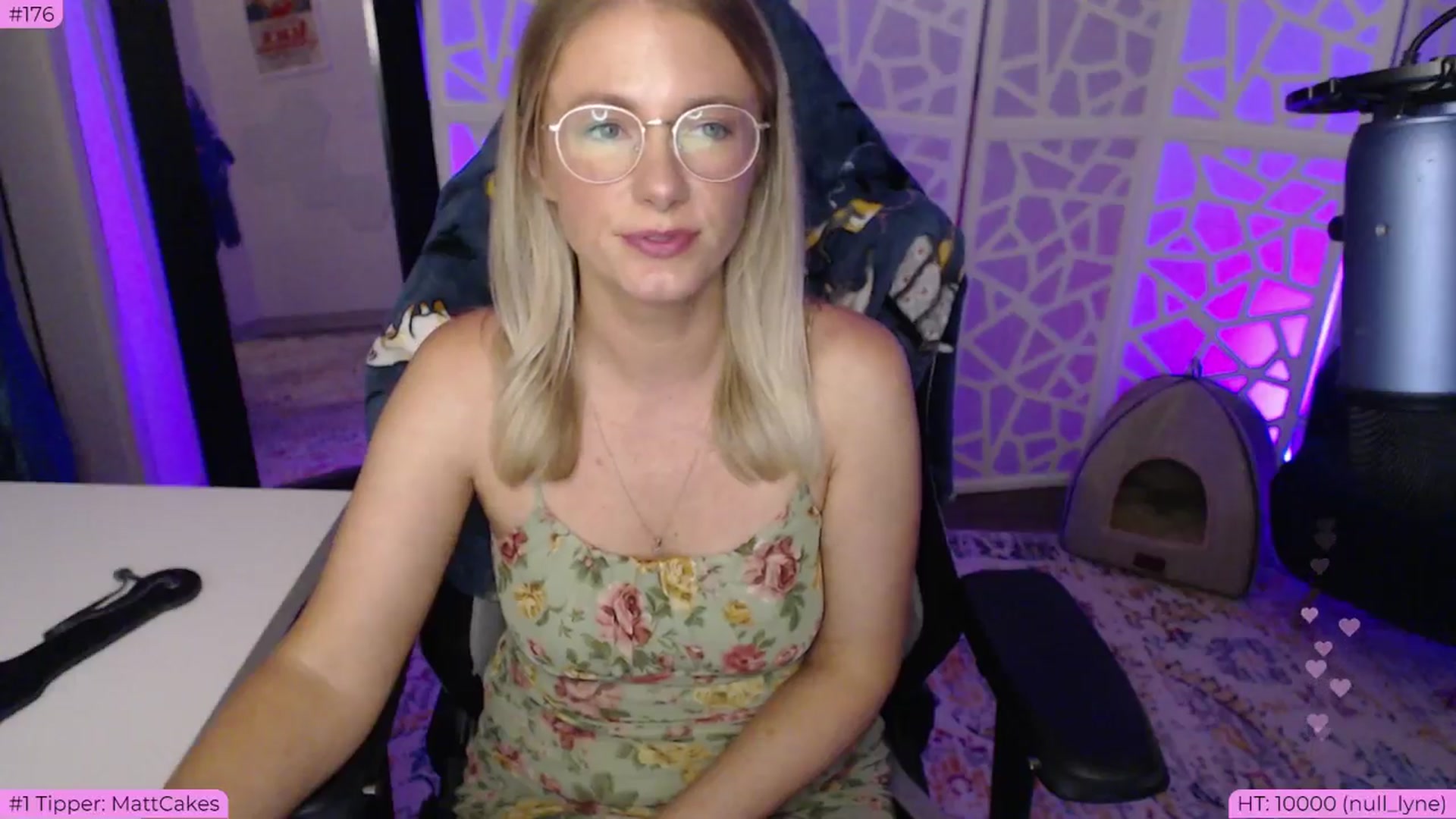Gallery image thumbnail from Teecake's myfreecams stream on, 06/08/2024, 04:00 image 11 of 20