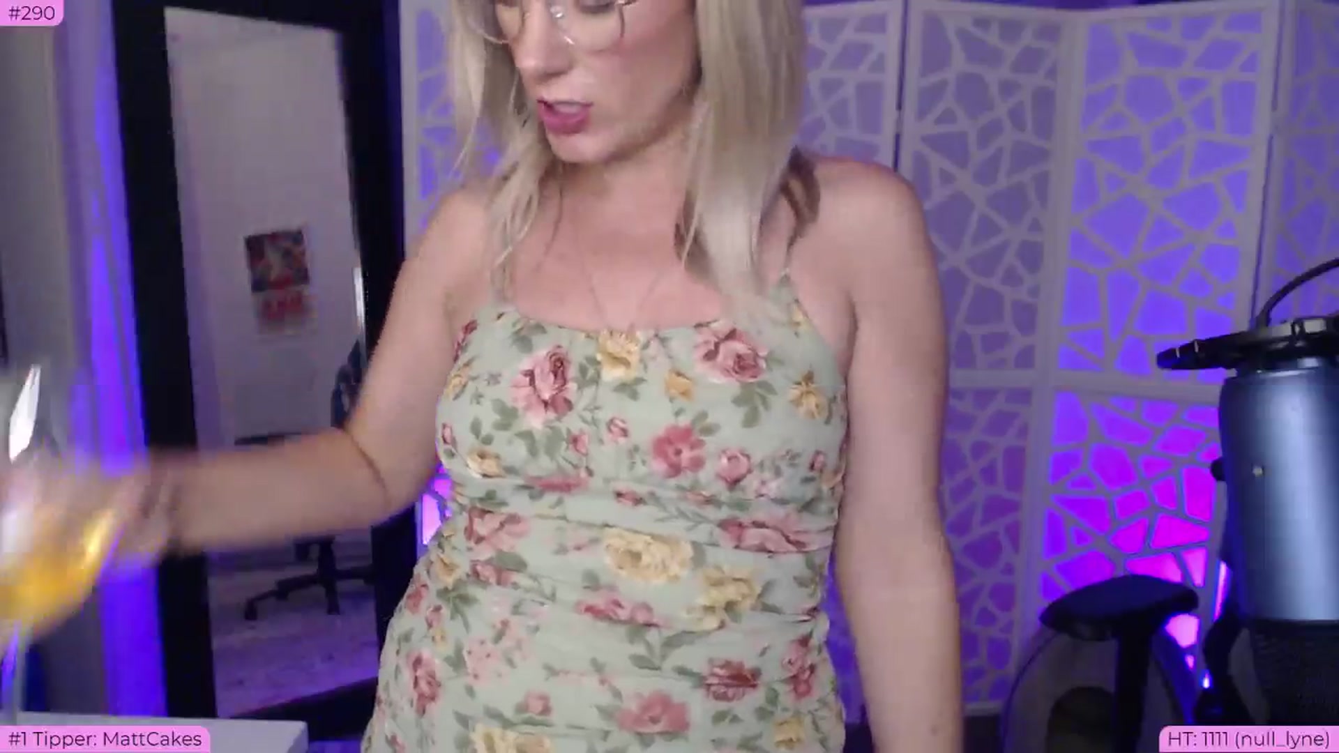 Gallery image thumbnail from Teecake's myfreecams stream on, 06/08/2024, 04:00 image 10 of 20