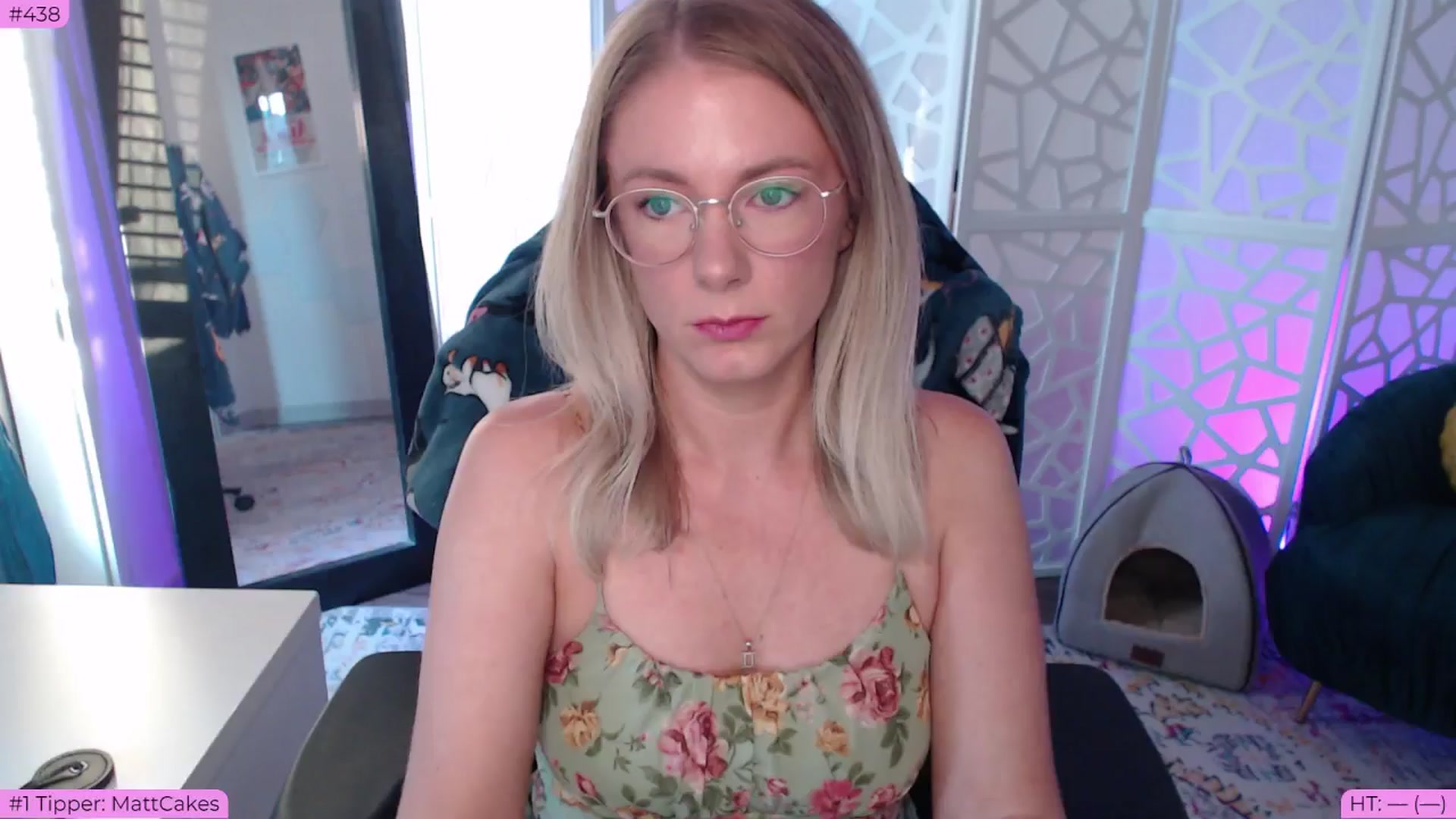 Gallery image thumbnail from Teecake's myfreecams stream on, 06/08/2024, 04:00 image 1 of 20