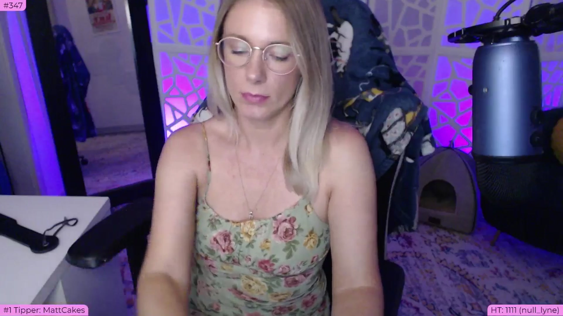 Gallery image thumbnail from Teecake's myfreecams stream on, 06/08/2024, 04:00 image 7 of 20