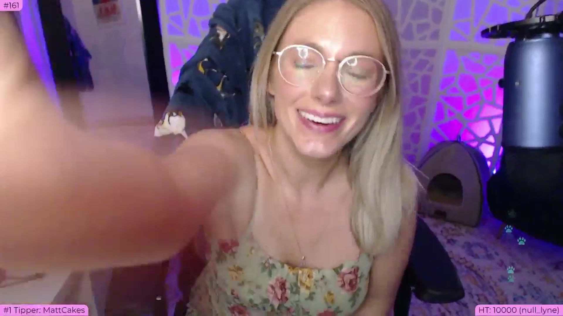 Gallery image thumbnail from Teecake's myfreecams stream on, 06/08/2024, 04:00 image 13 of 20