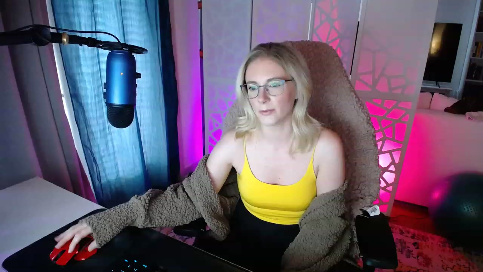 Gallery image thumbnail from TeecakeAvery's myfreecams stream on, 01/29/2023, 22:53 image 9 of 20