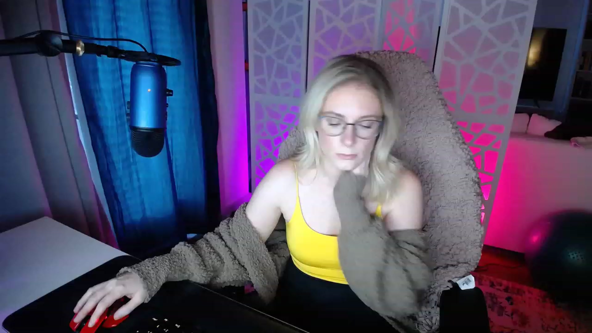 Gallery image thumbnail from TeecakeAvery's myfreecams stream on, 01/29/2023, 22:53 image 17 of 20