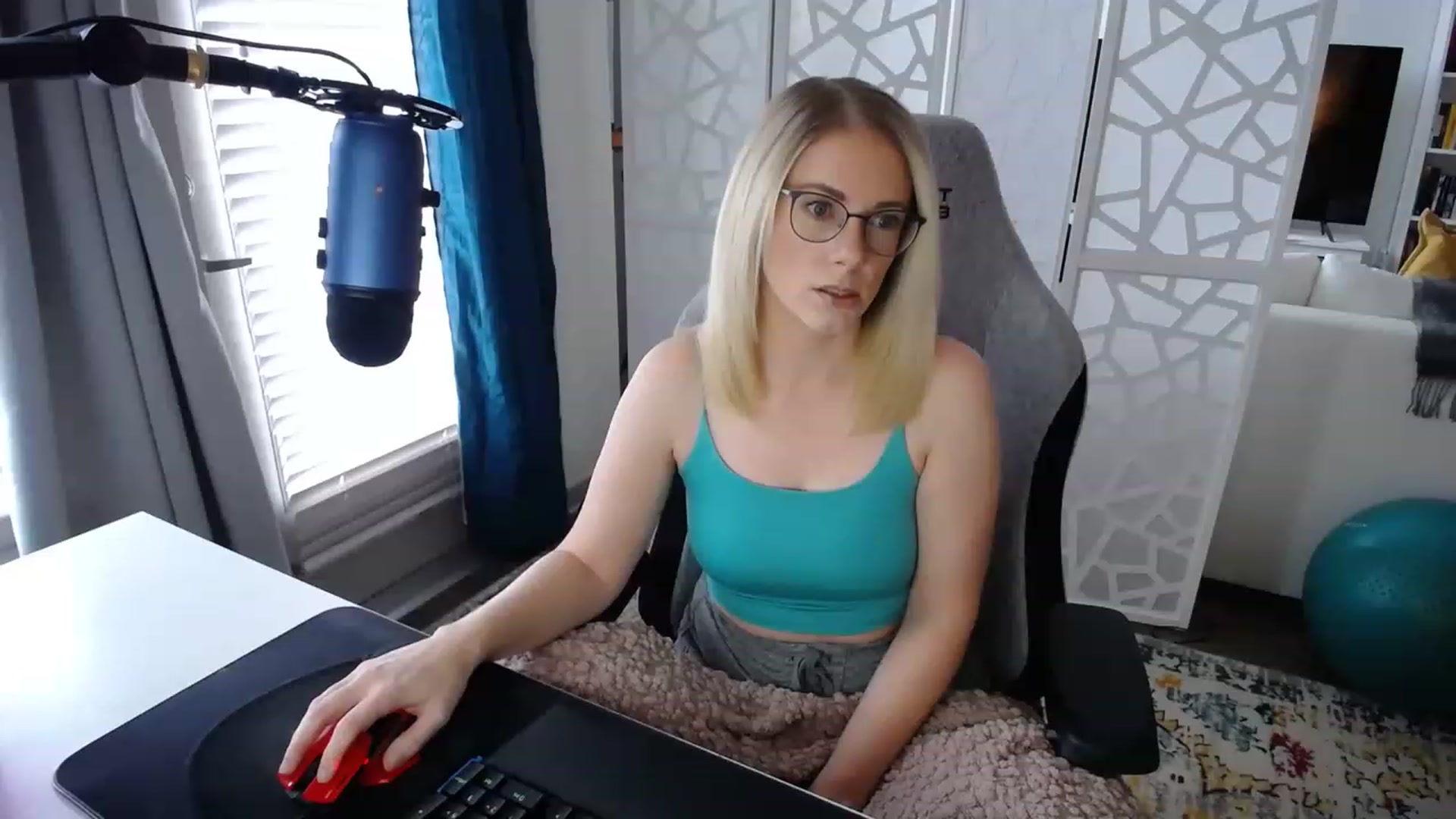 Gallery image thumbnail from TeecakeAvery's myfreecams stream on, 01/31/2023, 18:44 image 8 of 20