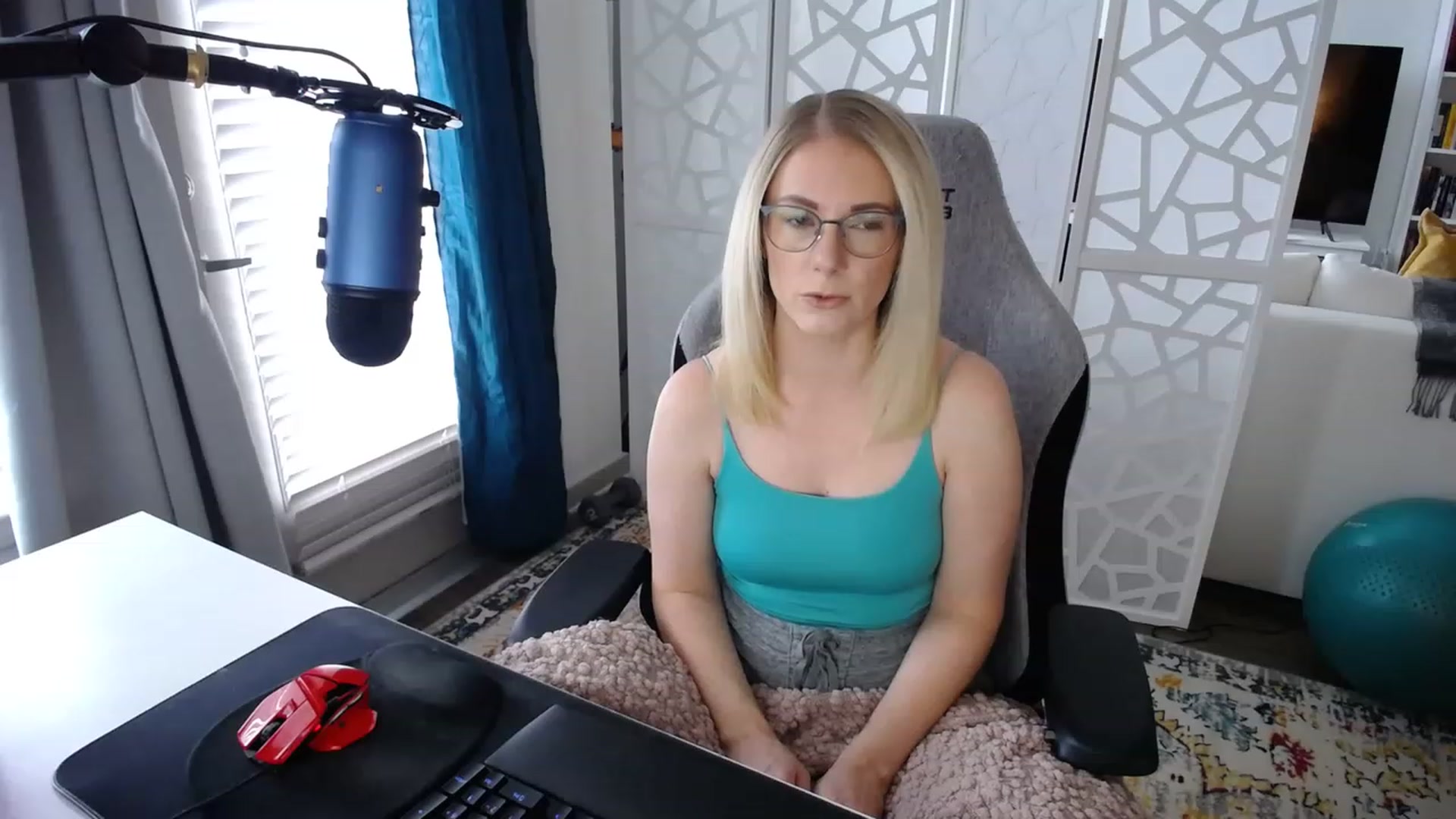 Gallery image thumbnail from TeecakeAvery's myfreecams stream on, 01/31/2023, 18:44 image 15 of 20