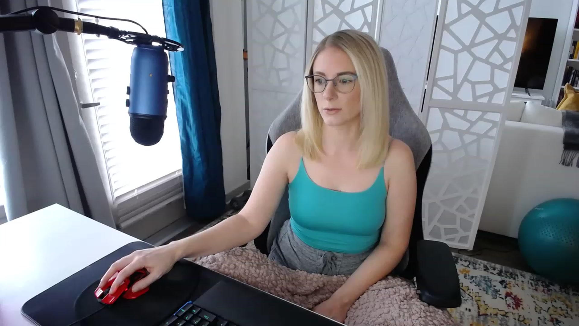 Gallery image thumbnail from TeecakeAvery's myfreecams stream on, 01/31/2023, 18:44 image 14 of 20