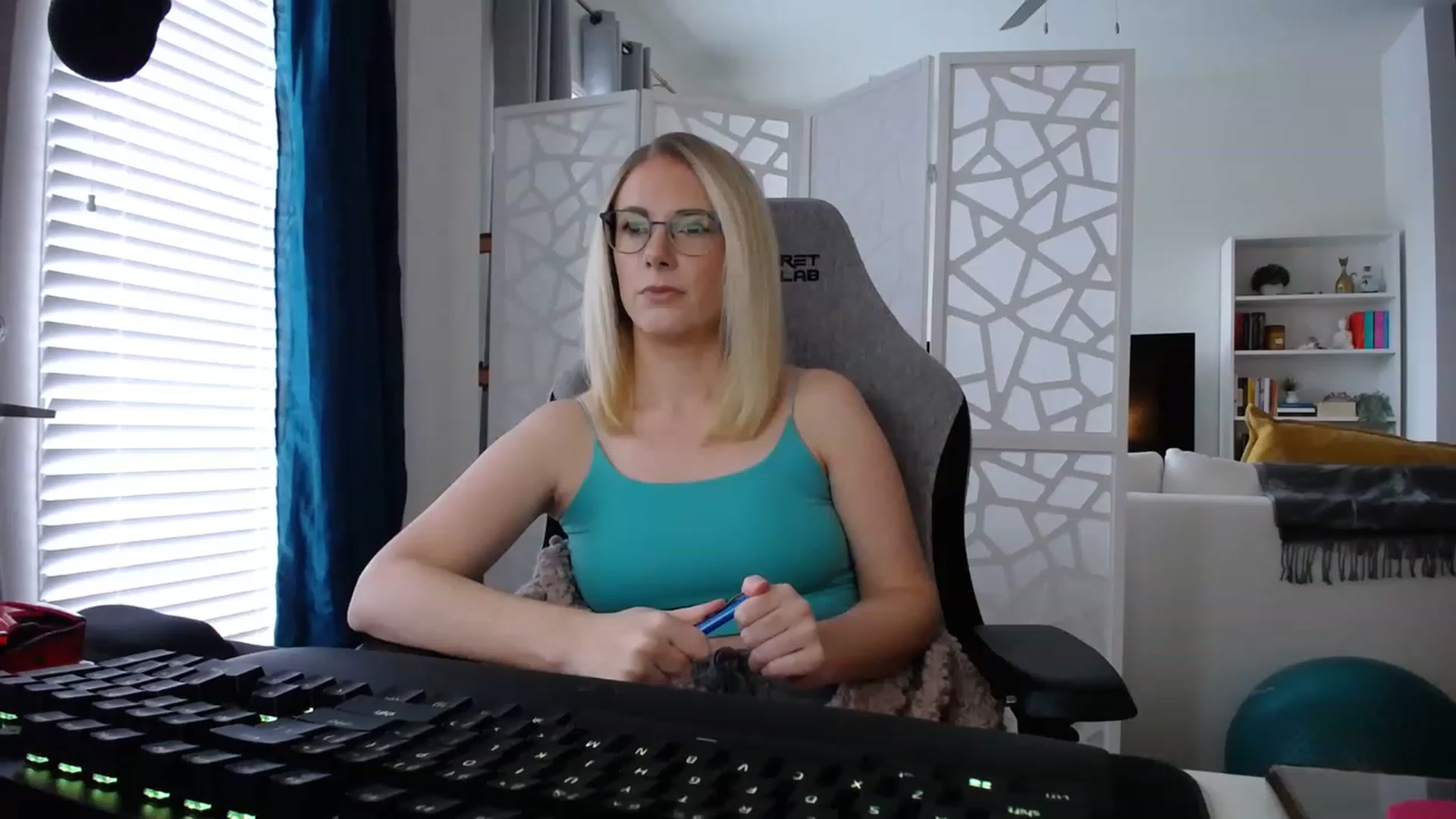 Gallery image thumbnail from TeecakeAvery's myfreecams stream on, 01/31/2023, 21:03 image 12 of 20