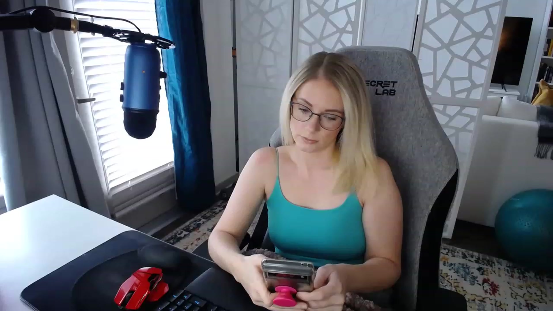 Gallery image thumbnail from TeecakeAvery's myfreecams stream on, 01/31/2023, 21:03 image 5 of 20