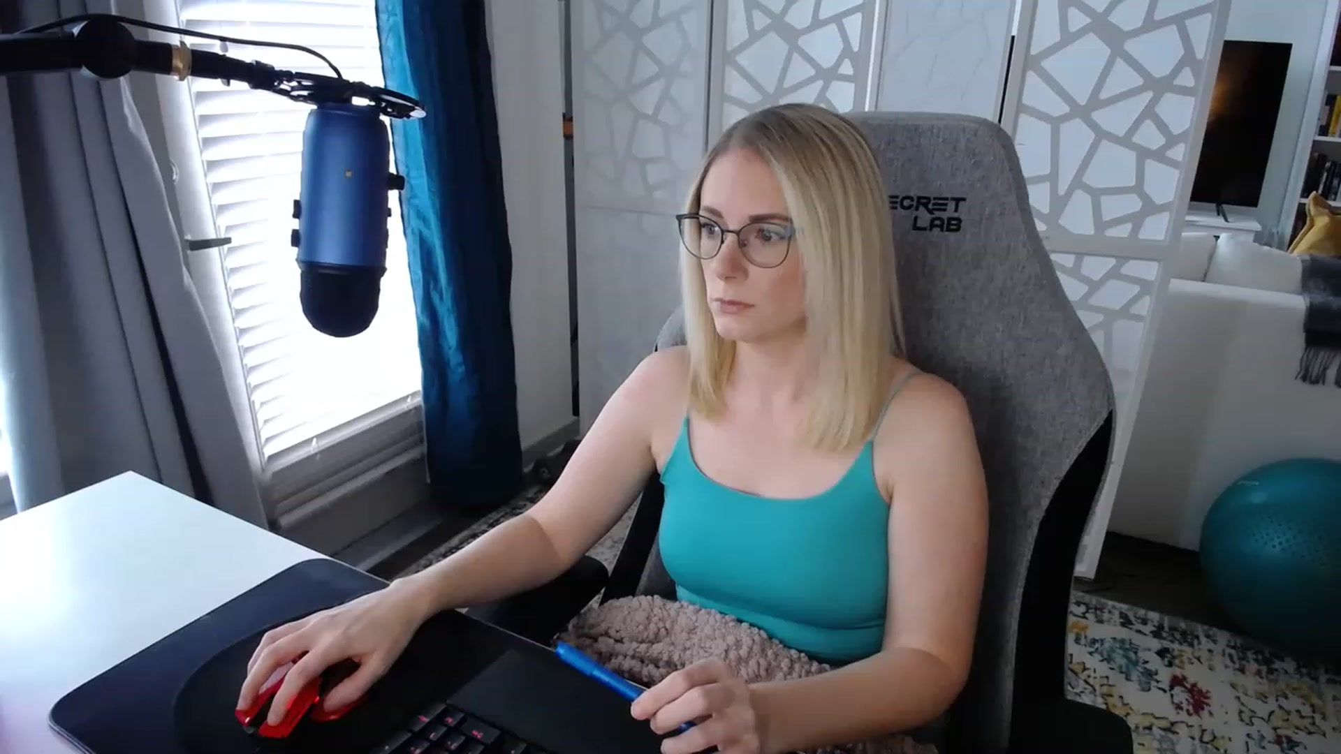Gallery image thumbnail from TeecakeAvery's myfreecams stream on, 01/31/2023, 21:03 image 3 of 20