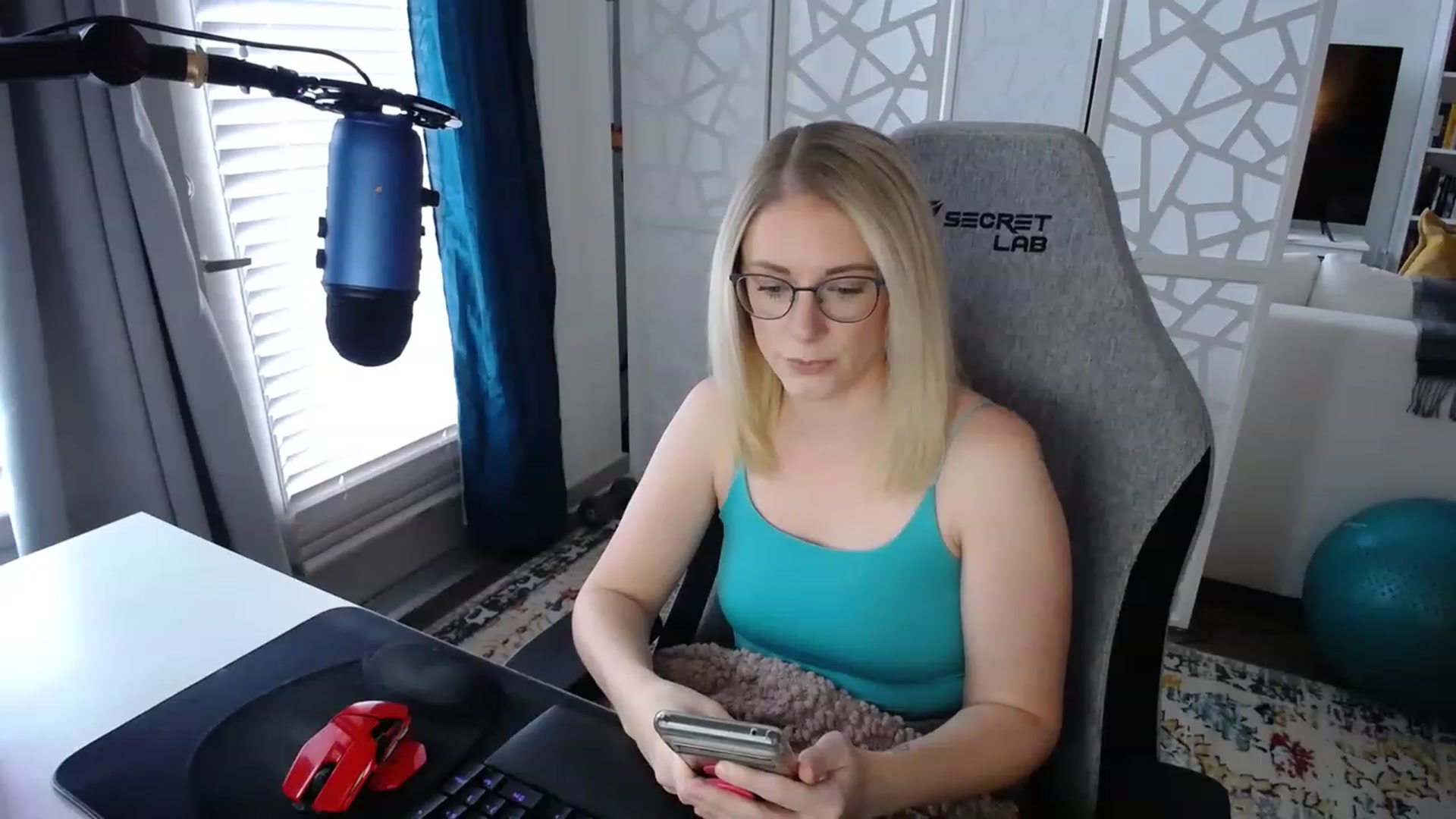 Gallery image thumbnail from TeecakeAvery's myfreecams stream on, 01/31/2023, 21:03 image 2 of 20