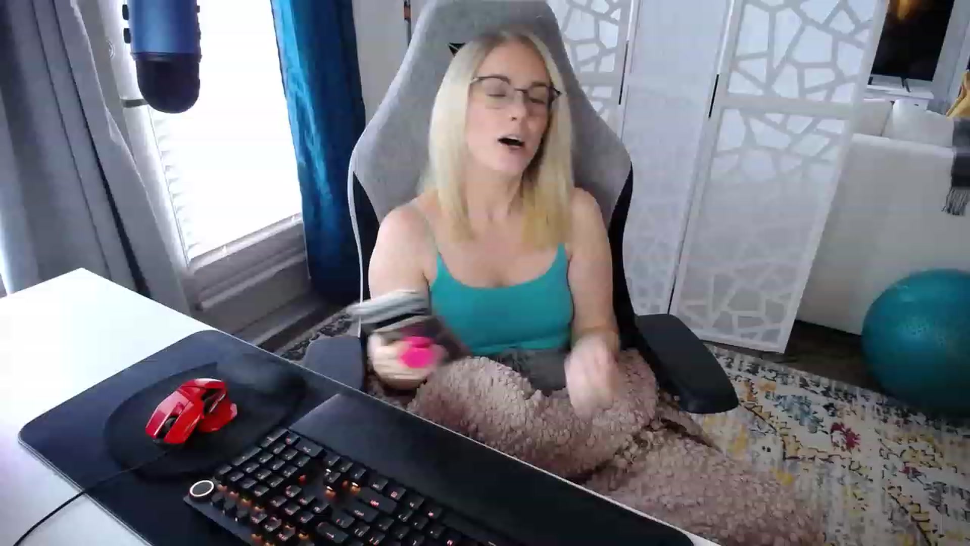 Gallery image thumbnail from TeecakeAvery's myfreecams stream on, 01/31/2023, 21:31 image 19 of 20