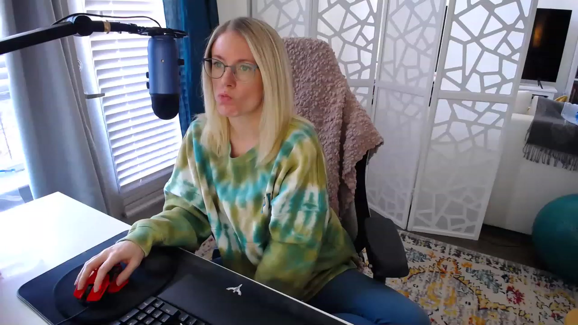 Gallery image thumbnail from TeecakeAvery's myfreecams stream on, 02/12/2023, 19:32 image 19 of 20