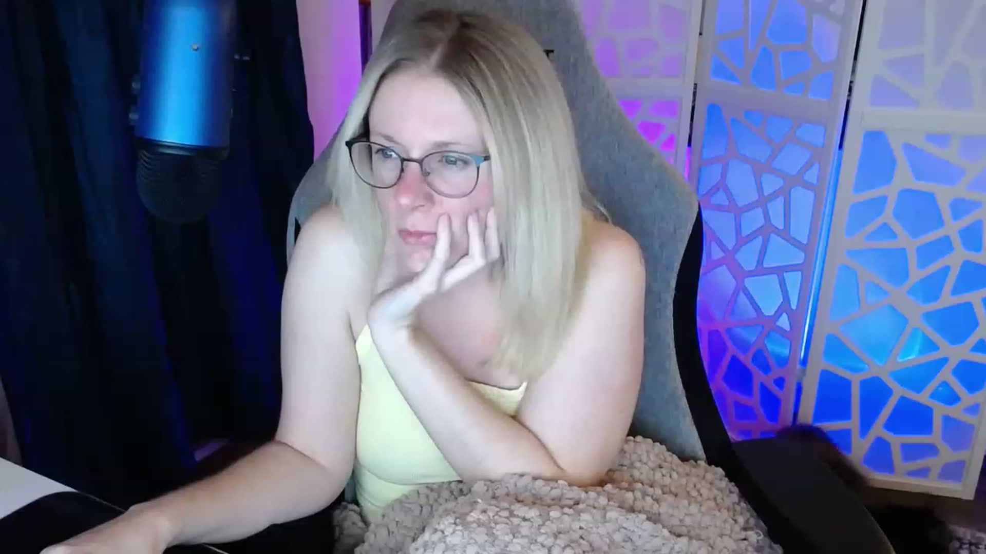 Gallery image thumbnail from TeecakeAvery's myfreecams stream on, 02/18/2023, 06:38 image 19 of 20
