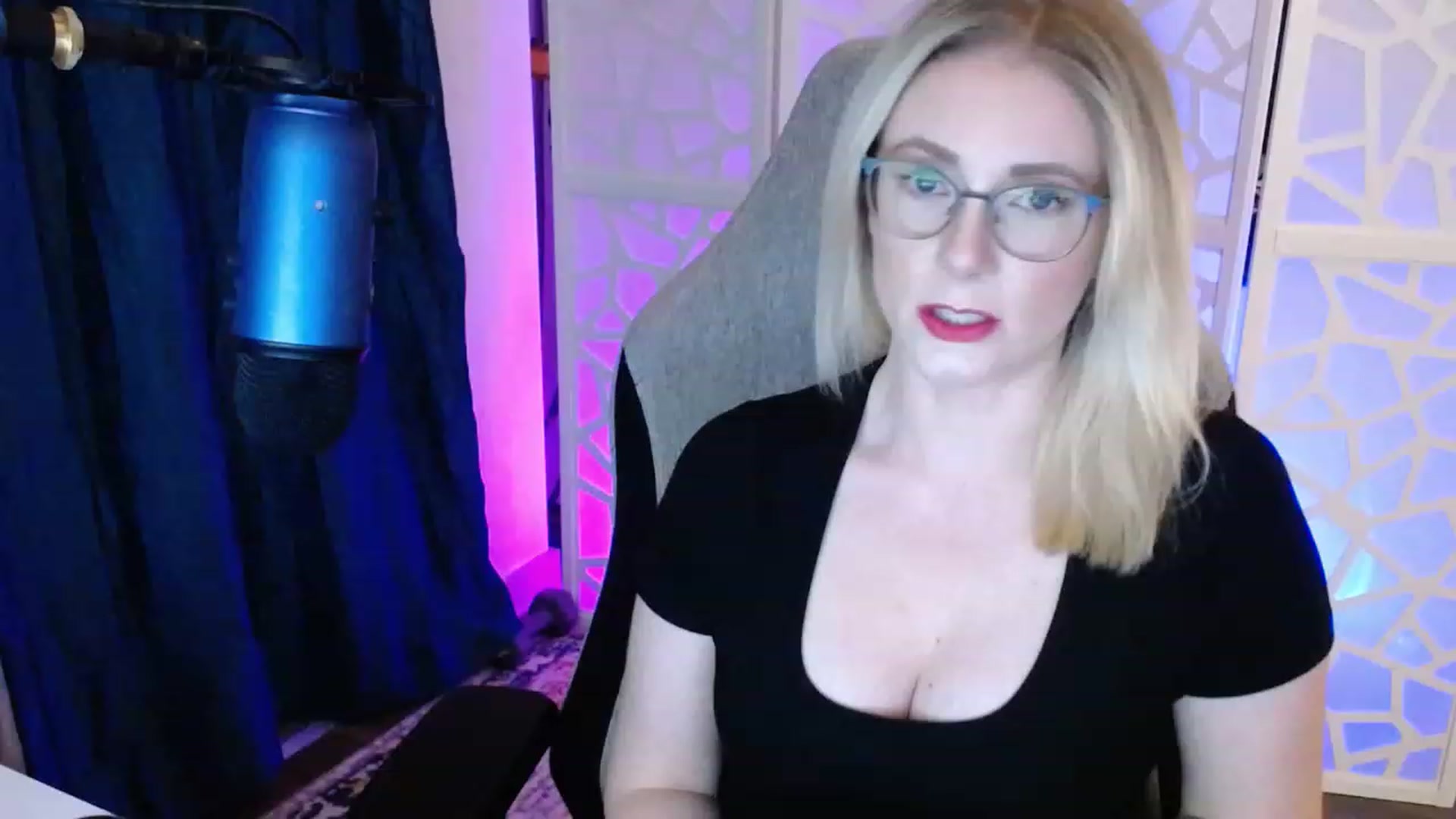 Gallery image thumbnail from TeecakeAvery's myfreecams stream on, 02/18/2023, 06:38 image 1 of 20