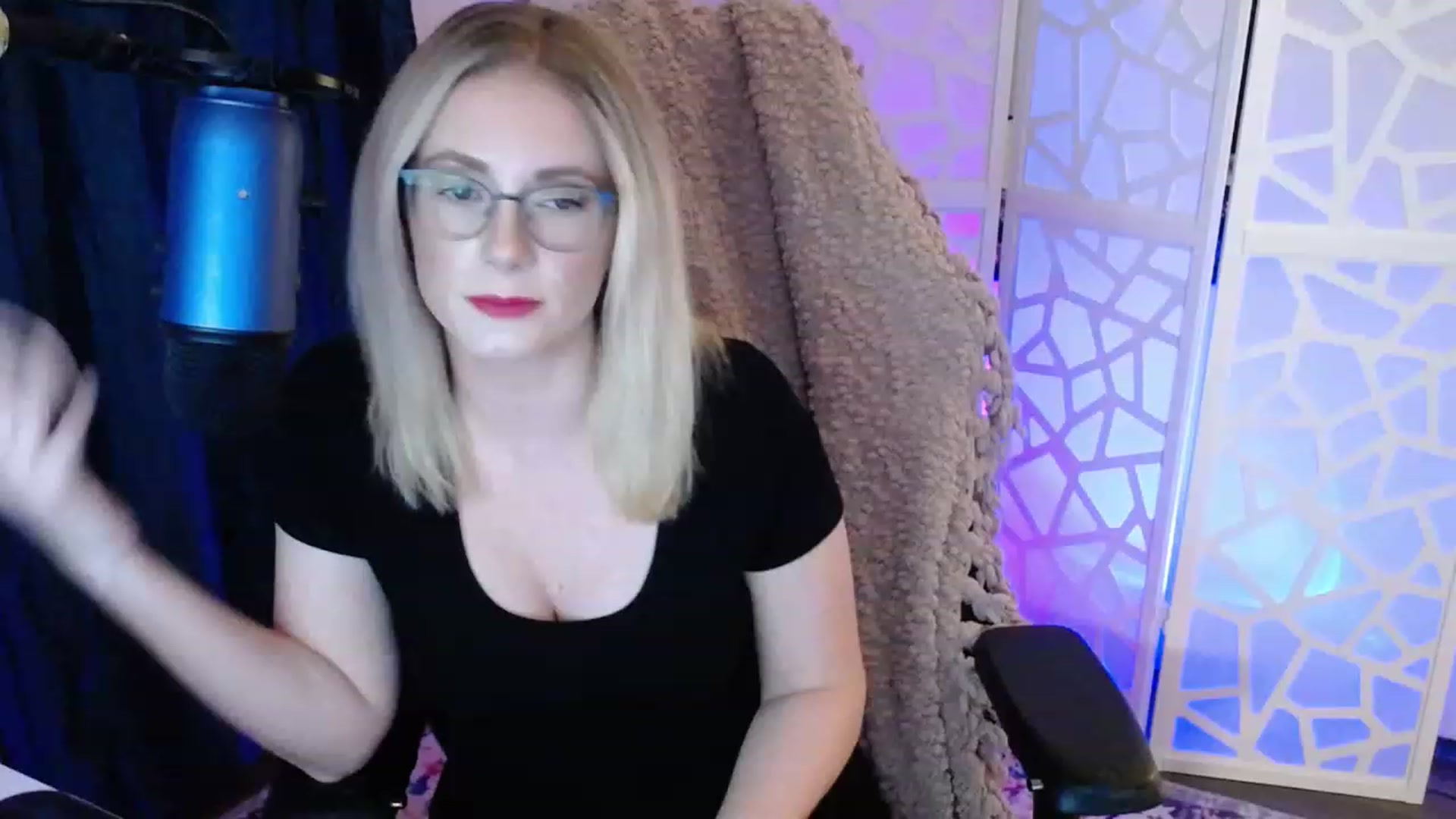 Gallery image thumbnail from TeecakeAvery's myfreecams stream on, 02/18/2023, 06:38 image 3 of 20