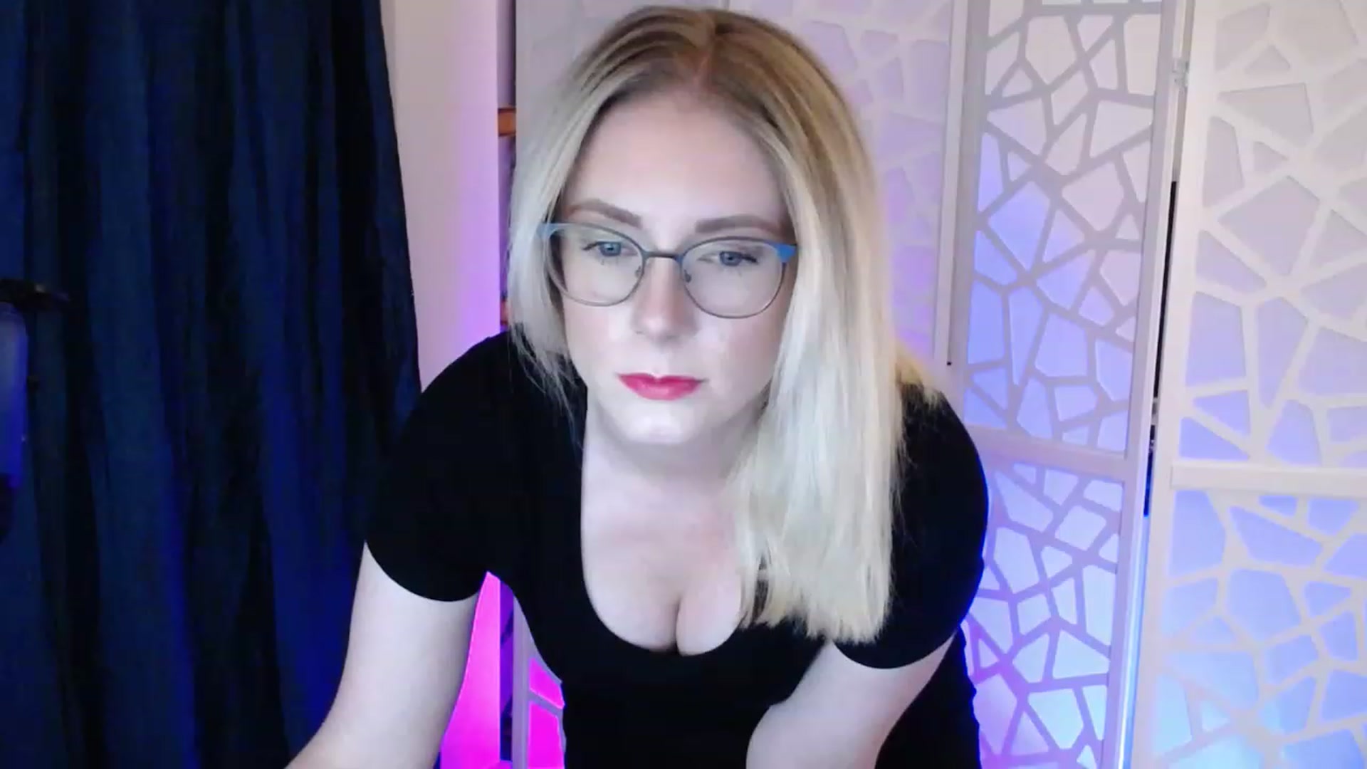 Gallery image thumbnail from TeecakeAvery's myfreecams stream on, 02/18/2023, 06:38 image 6 of 20