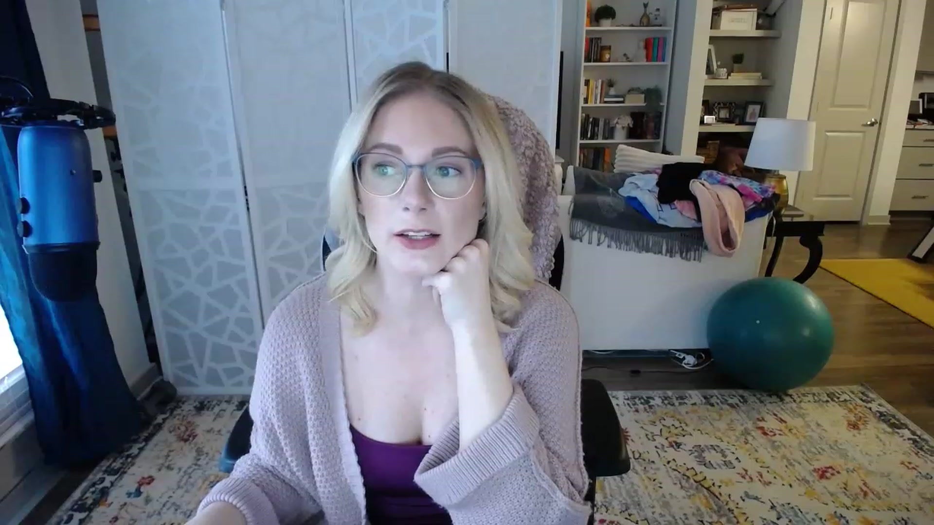 Gallery image thumbnail from TeecakeAvery's myfreecams stream on, 02/18/2023, 22:25 image 8 of 20
