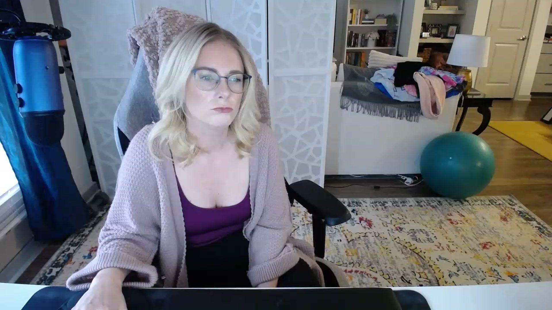 Gallery image thumbnail from TeecakeAvery's myfreecams stream on, 02/18/2023, 22:25 image 9 of 20