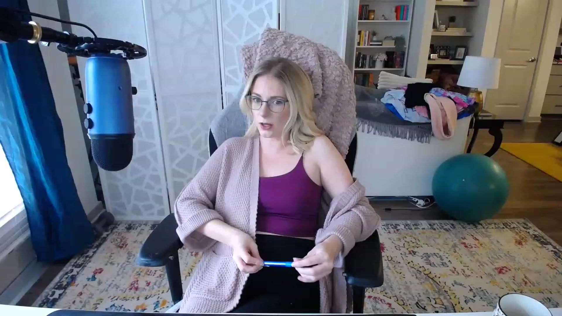 Gallery image thumbnail from TeecakeAvery's myfreecams stream on, 02/18/2023, 22:25 image 4 of 20