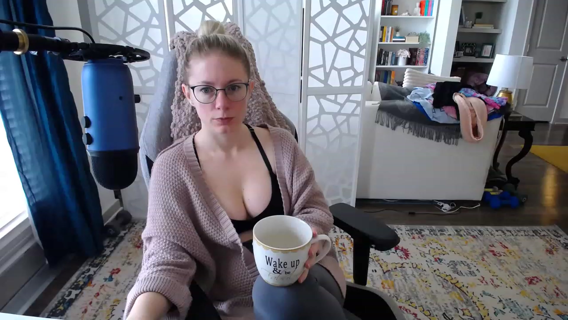 Gallery image thumbnail from TeecakeAvery's myfreecams stream on, 02/19/2023, 17:53 image 11 of 20