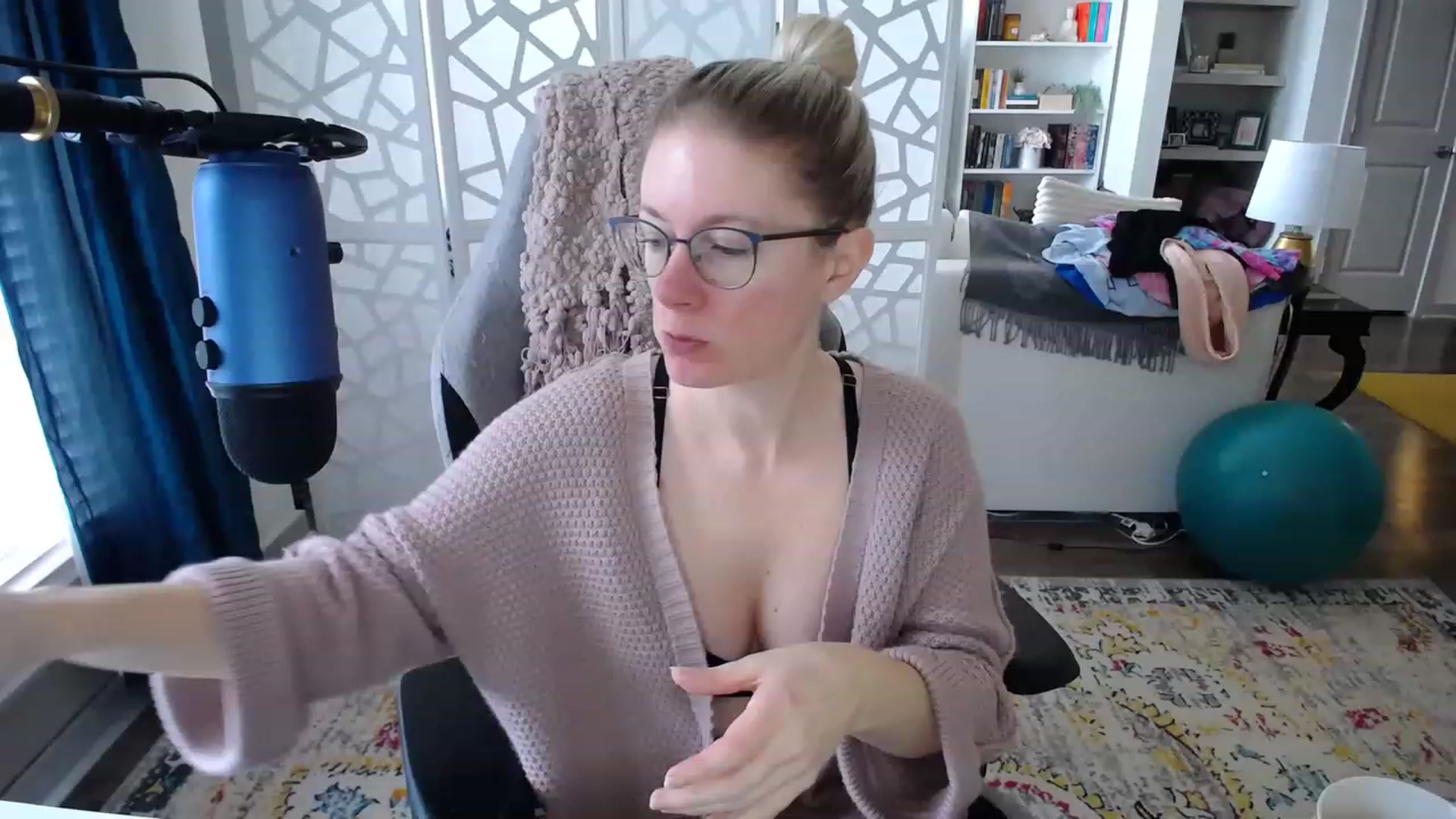 Gallery image thumbnail from TeecakeAvery's myfreecams stream on, 02/19/2023, 17:53 image 2 of 20