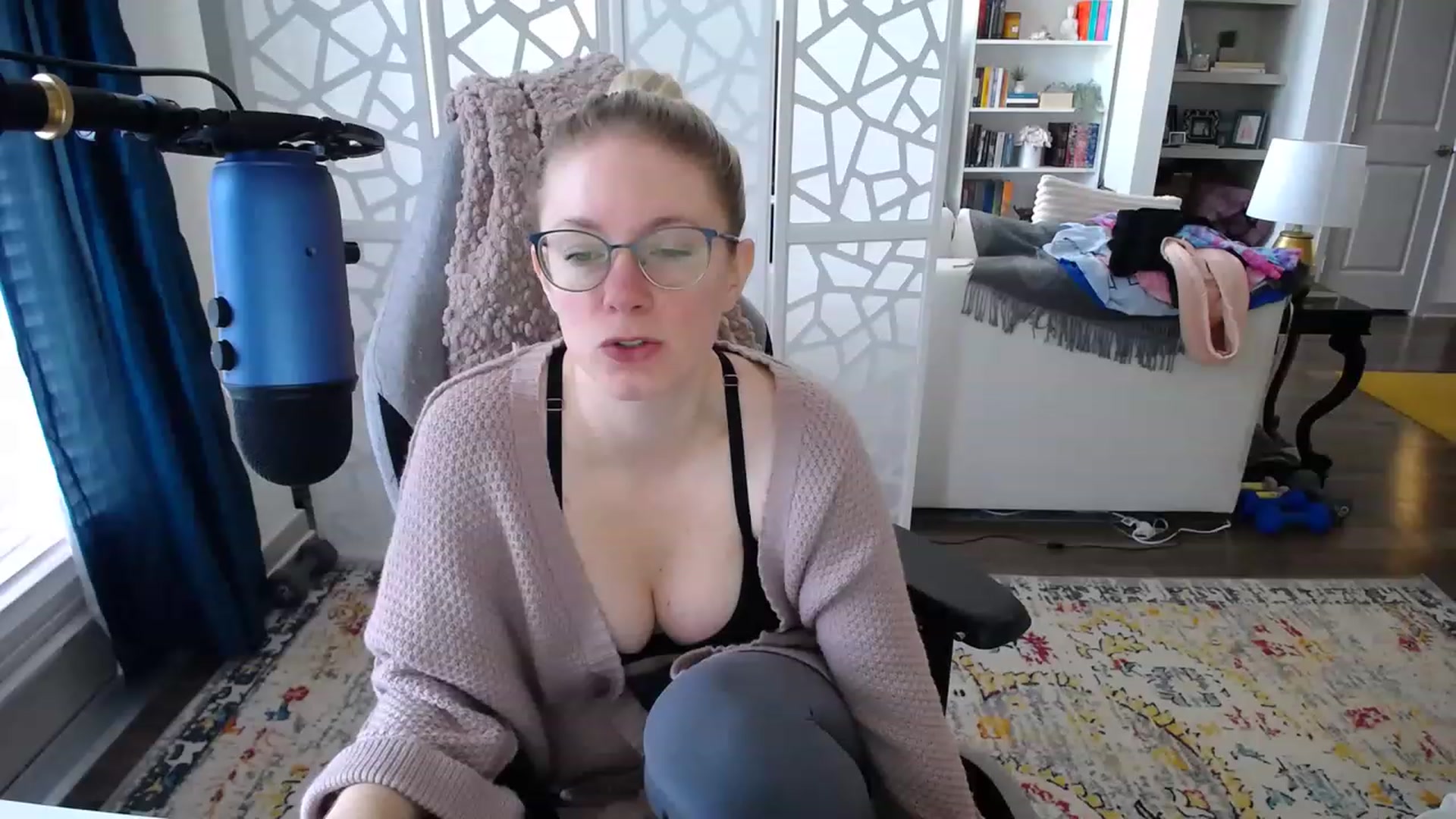 Gallery image thumbnail from TeecakeAvery's myfreecams stream on, 02/19/2023, 17:53 image 9 of 20