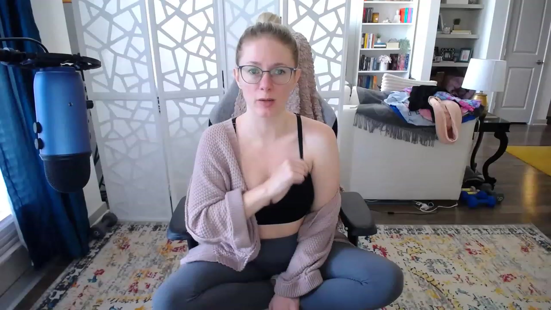 Gallery image thumbnail from TeecakeAvery's myfreecams stream on, 02/19/2023, 18:34 image 15 of 20