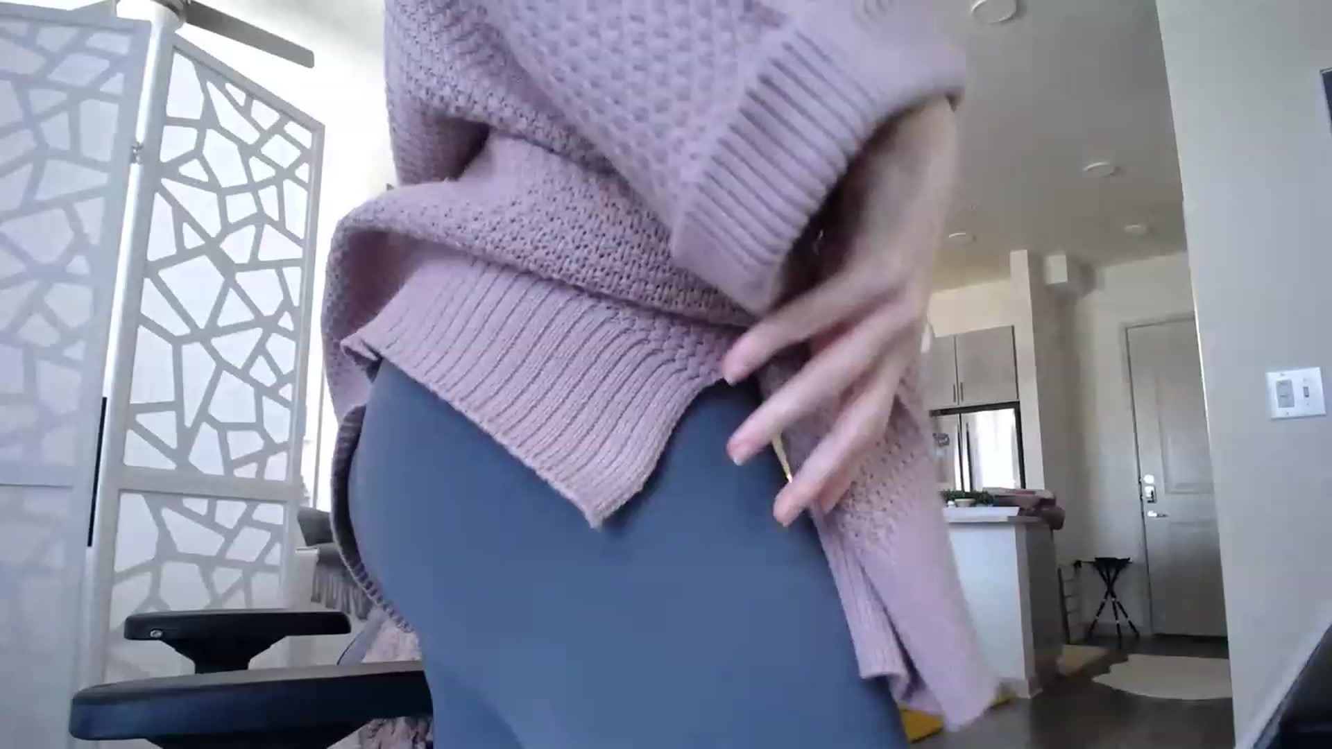 Gallery image thumbnail from TeecakeAvery's myfreecams stream on, 02/19/2023, 18:34 image 16 of 20