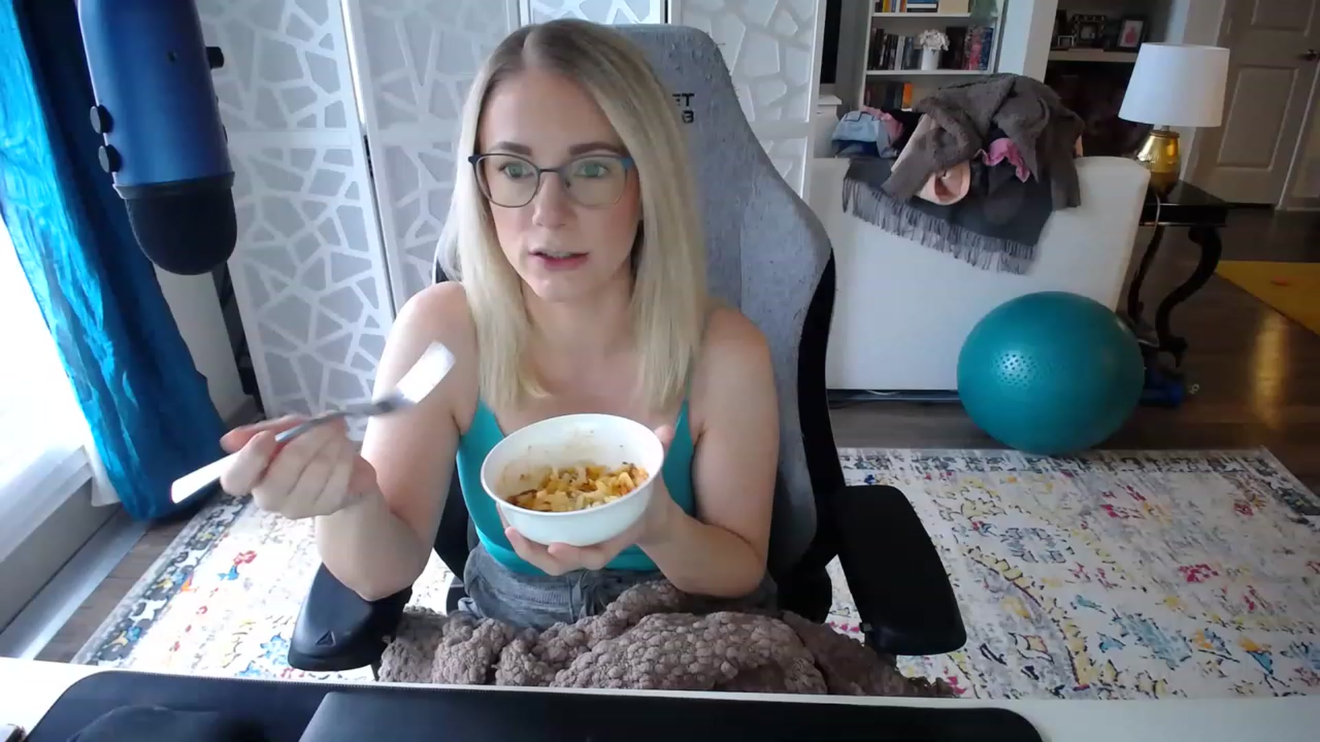 Gallery image thumbnail from TeecakeAvery's myfreecams stream on, 02/26/2023, 22:22 image 1 of 20