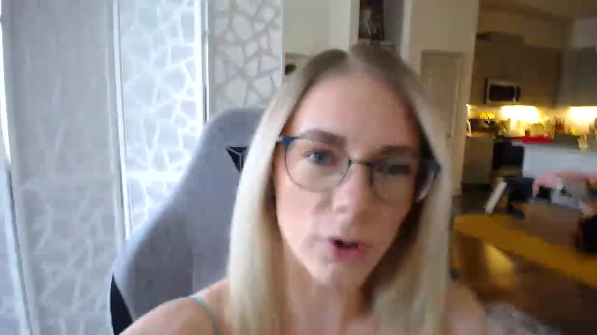 Gallery image thumbnail from TeecakeAvery's myfreecams stream on, 02/26/2023, 22:22 image 10 of 20