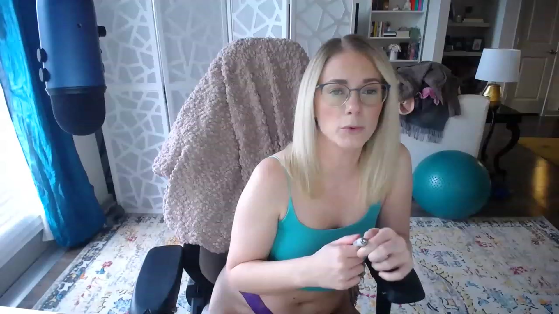 Gallery image thumbnail from TeecakeAvery's myfreecams stream on, 02/26/2023, 22:41 image 19 of 20
