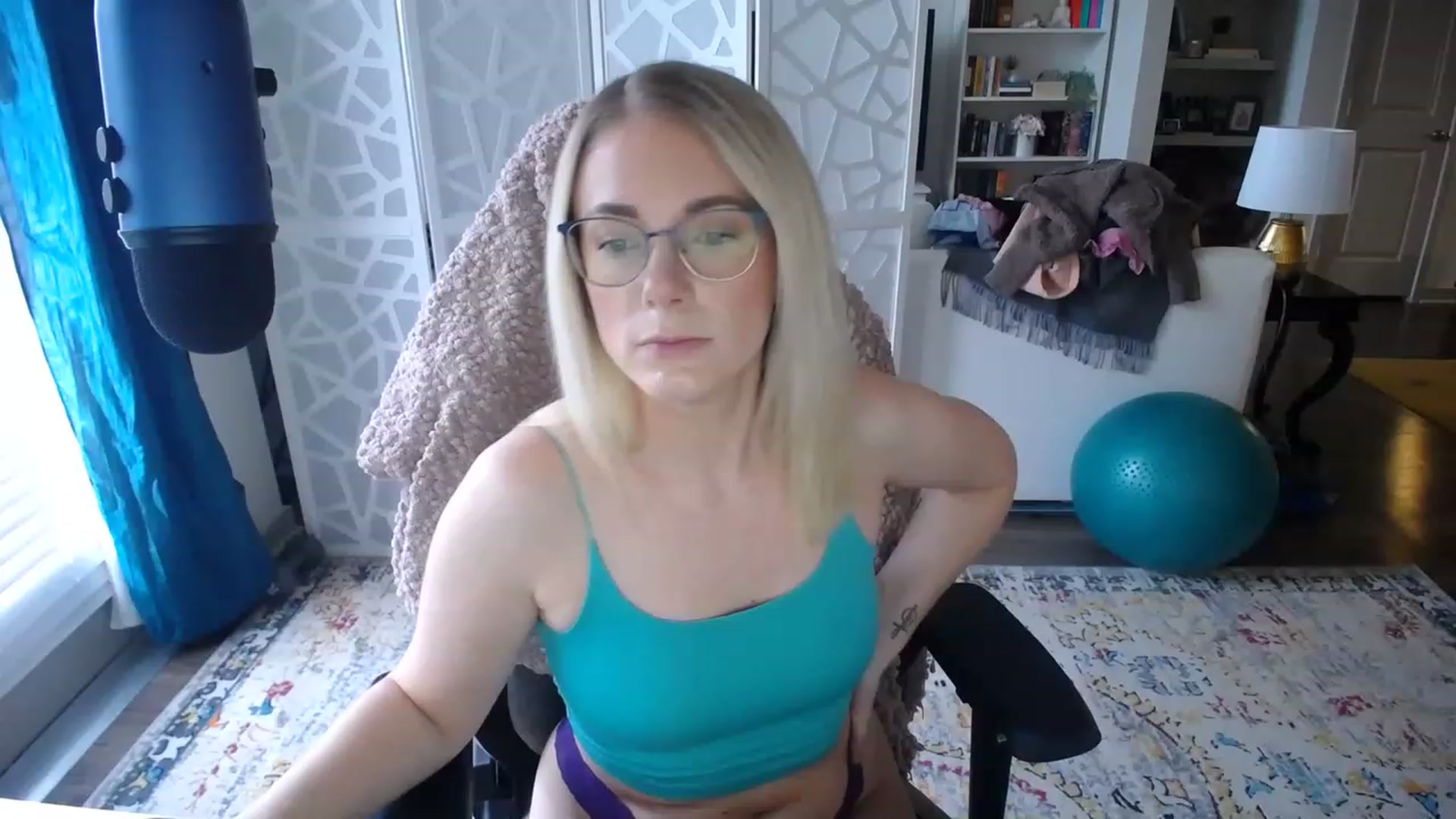 Gallery image thumbnail from TeecakeAvery's myfreecams stream on, 02/26/2023, 22:41 image 15 of 20