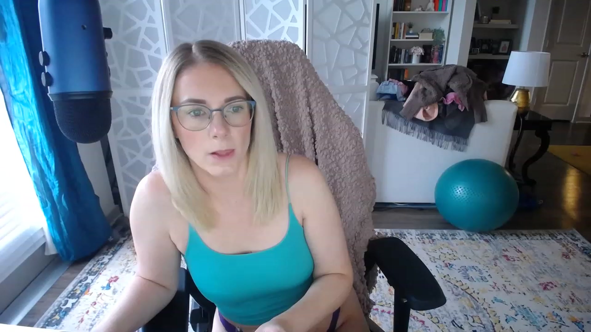 Gallery image thumbnail from TeecakeAvery's myfreecams stream on, 02/26/2023, 22:41 image 18 of 20