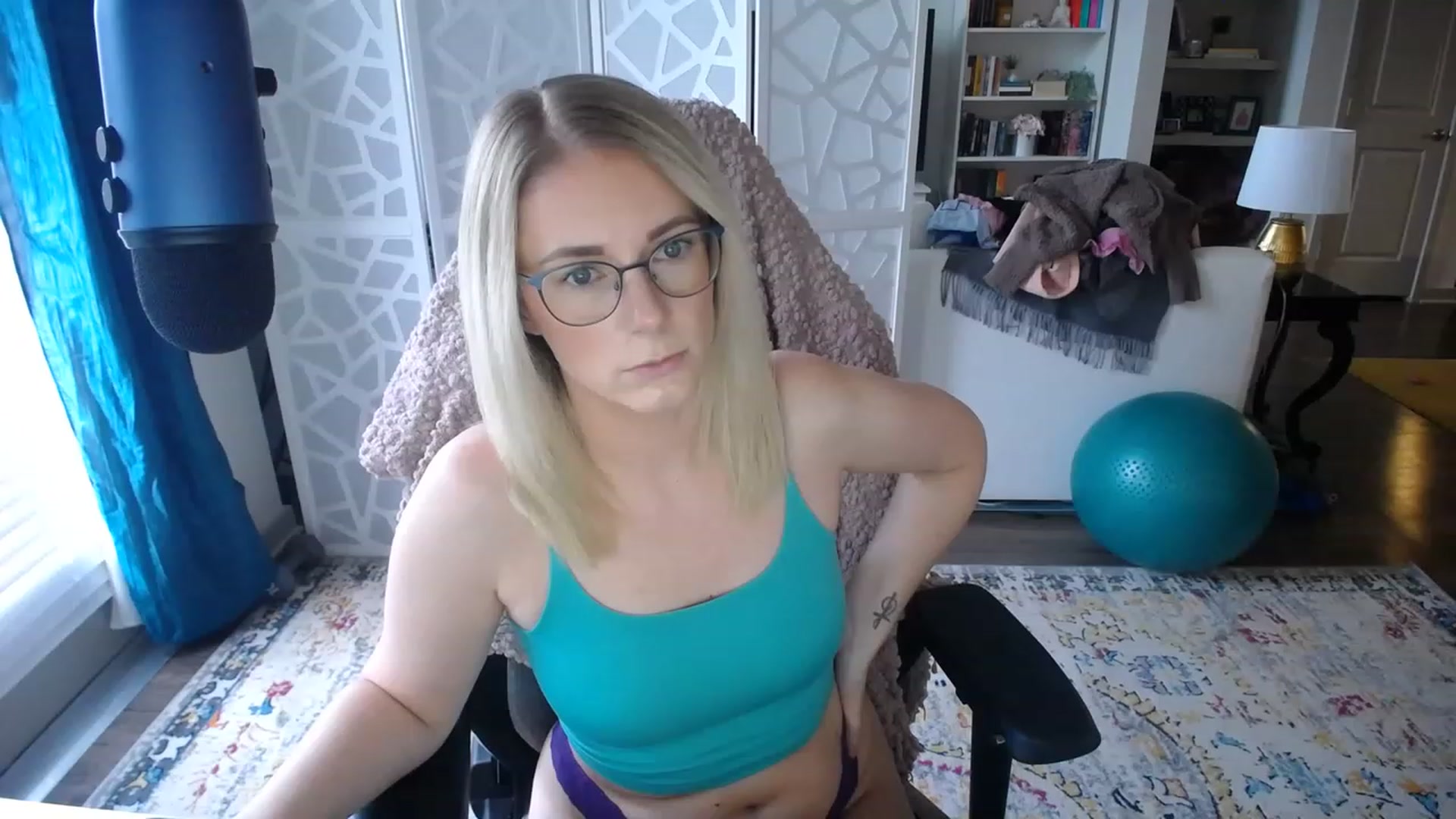 Gallery image thumbnail from TeecakeAvery's myfreecams stream on, 02/26/2023, 22:41 image 16 of 20