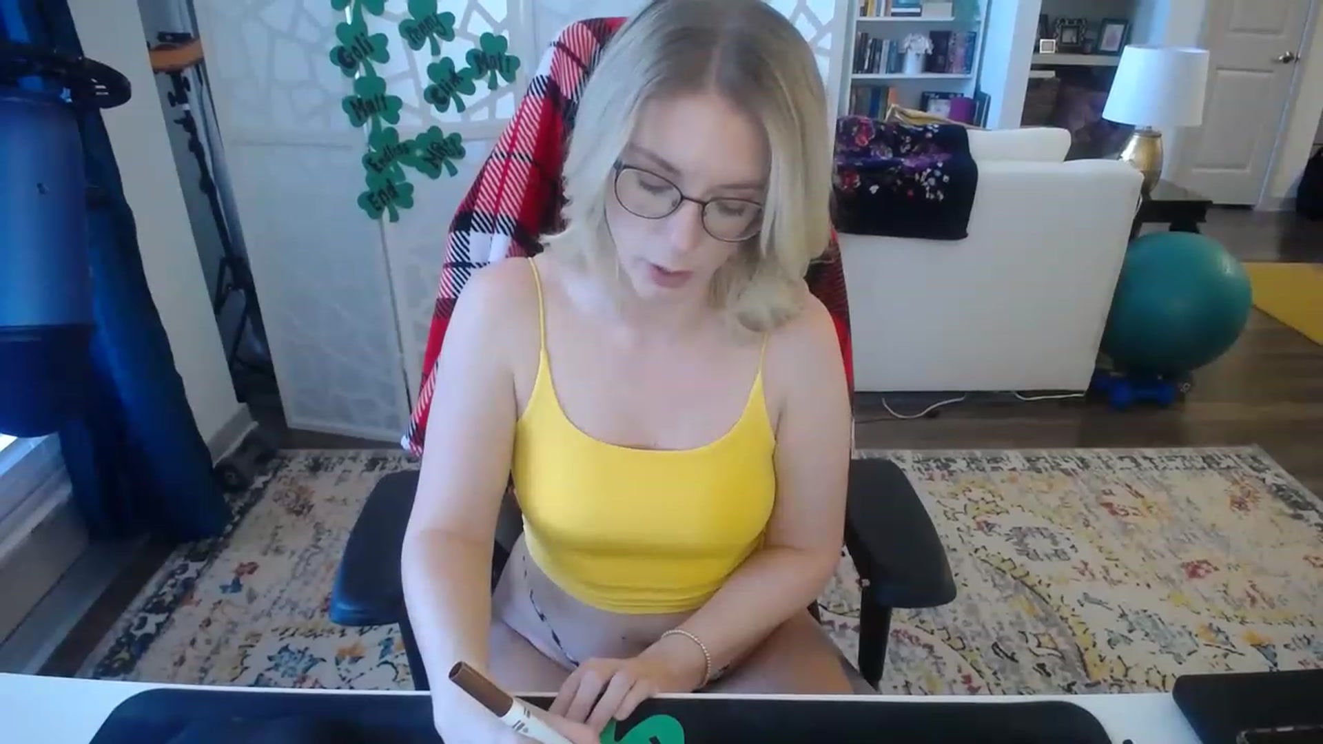 Gallery image thumbnail from TeecakeAvery's myfreecams stream on, 03/04/2023, 21:41 image 20 of 20