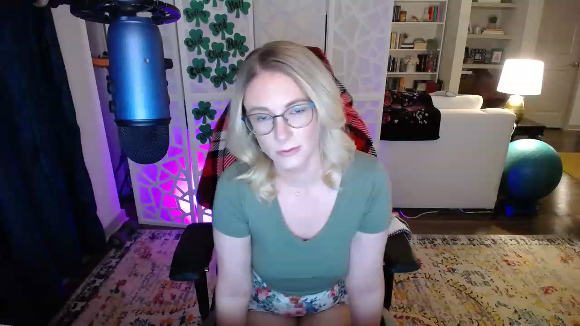 Gallery image thumbnail from TeecakeAvery's myfreecams stream on, 03/18/2023, 04:06 image 3 of 20