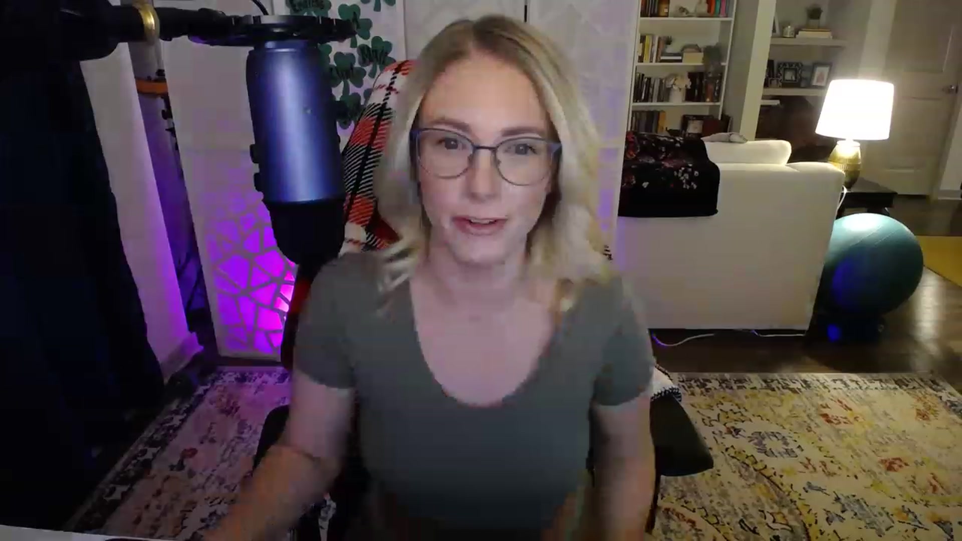 Gallery image thumbnail from TeecakeAvery's myfreecams stream on, 03/18/2023, 04:06 image 10 of 20