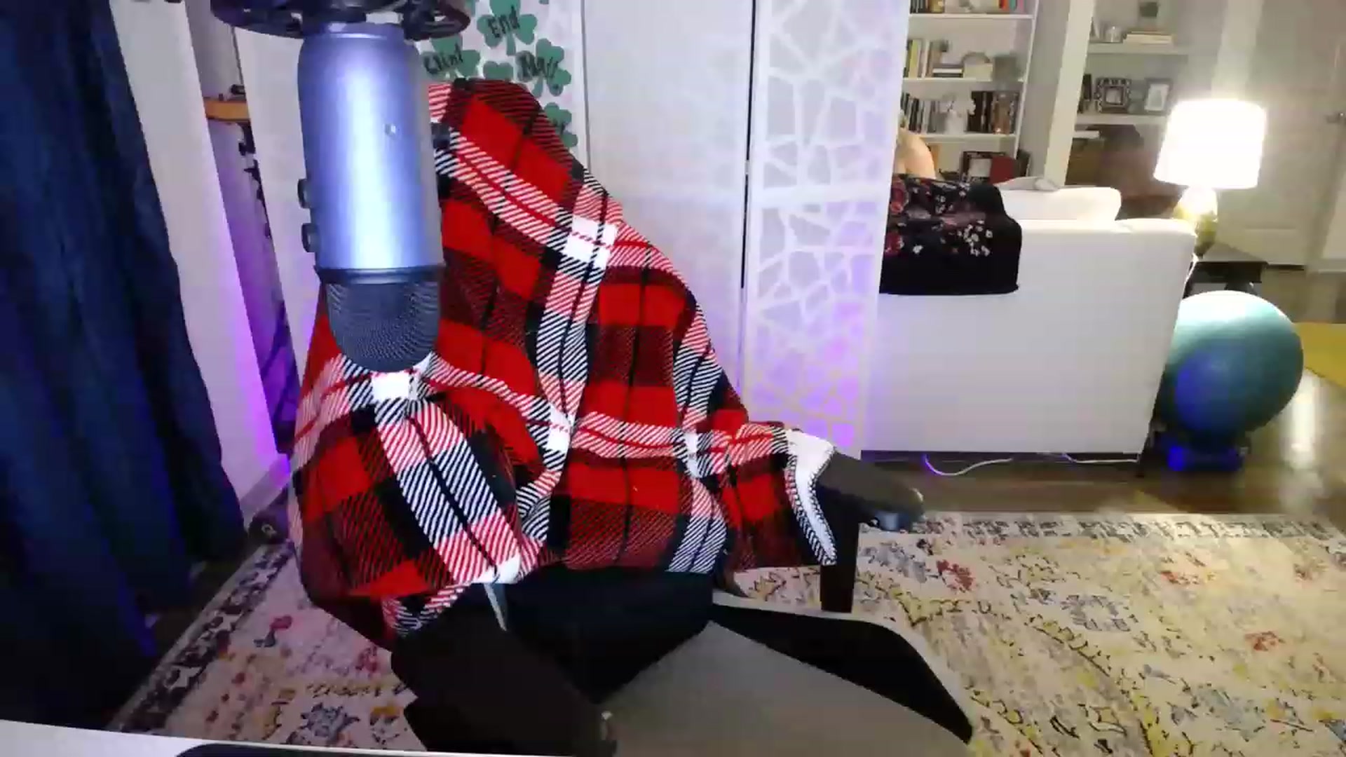 Gallery image thumbnail from TeecakeAvery's myfreecams stream on, 03/18/2023, 04:06 image 20 of 20