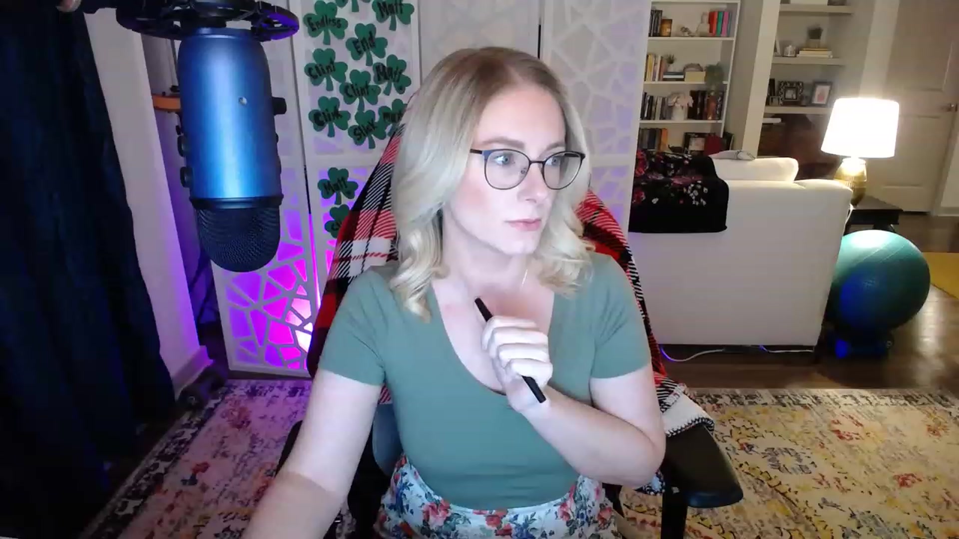 Gallery image thumbnail from TeecakeAvery's myfreecams stream on, 03/18/2023, 04:06 image 2 of 20