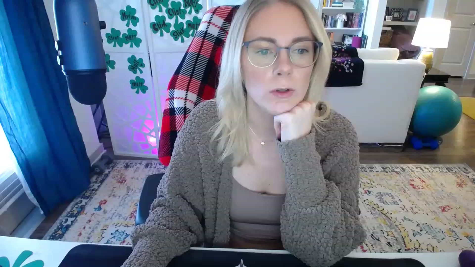 Gallery image thumbnail from TeecakeAvery's myfreecams stream on, 03/18/2023, 19:38 image 10 of 20