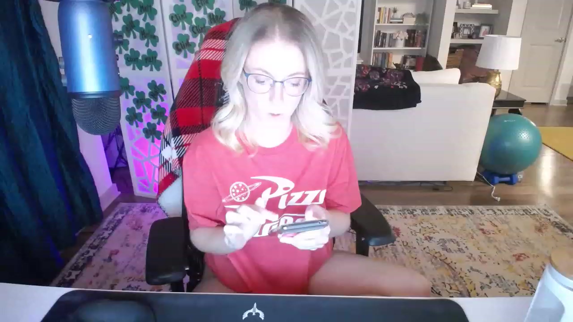 Gallery image thumbnail from TeecakeAvery's myfreecams stream on, 04/30/2023, 03:35 image 12 of 20