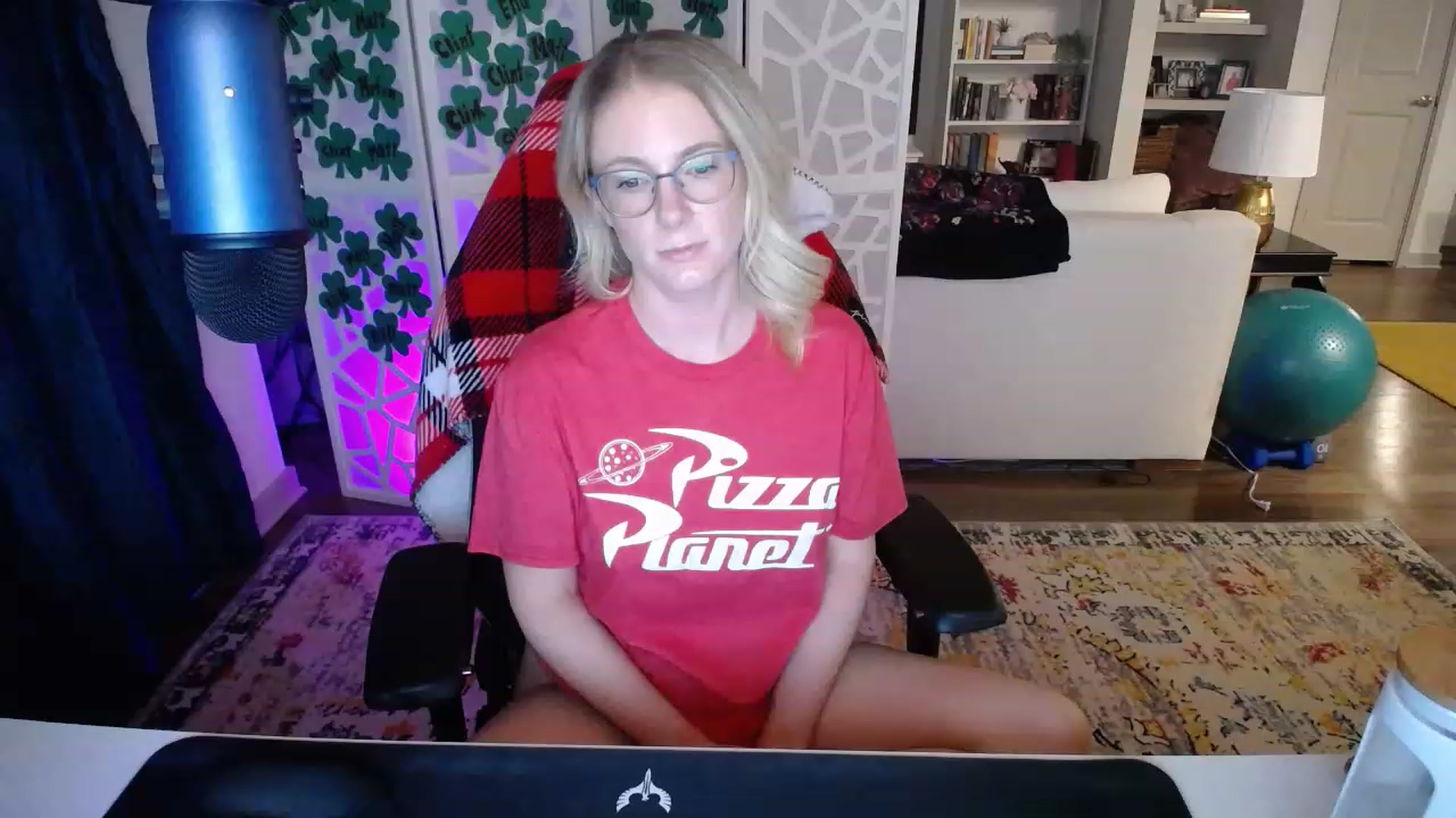 Gallery image thumbnail from TeecakeAvery's myfreecams stream on, 04/30/2023, 03:35 image 10 of 20