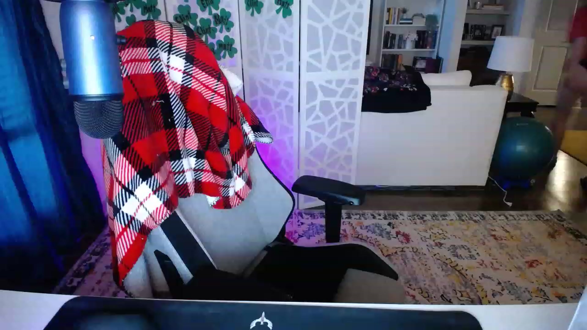 Gallery image thumbnail from TeecakeAvery's myfreecams stream on, 04/30/2023, 03:35 image 3 of 20