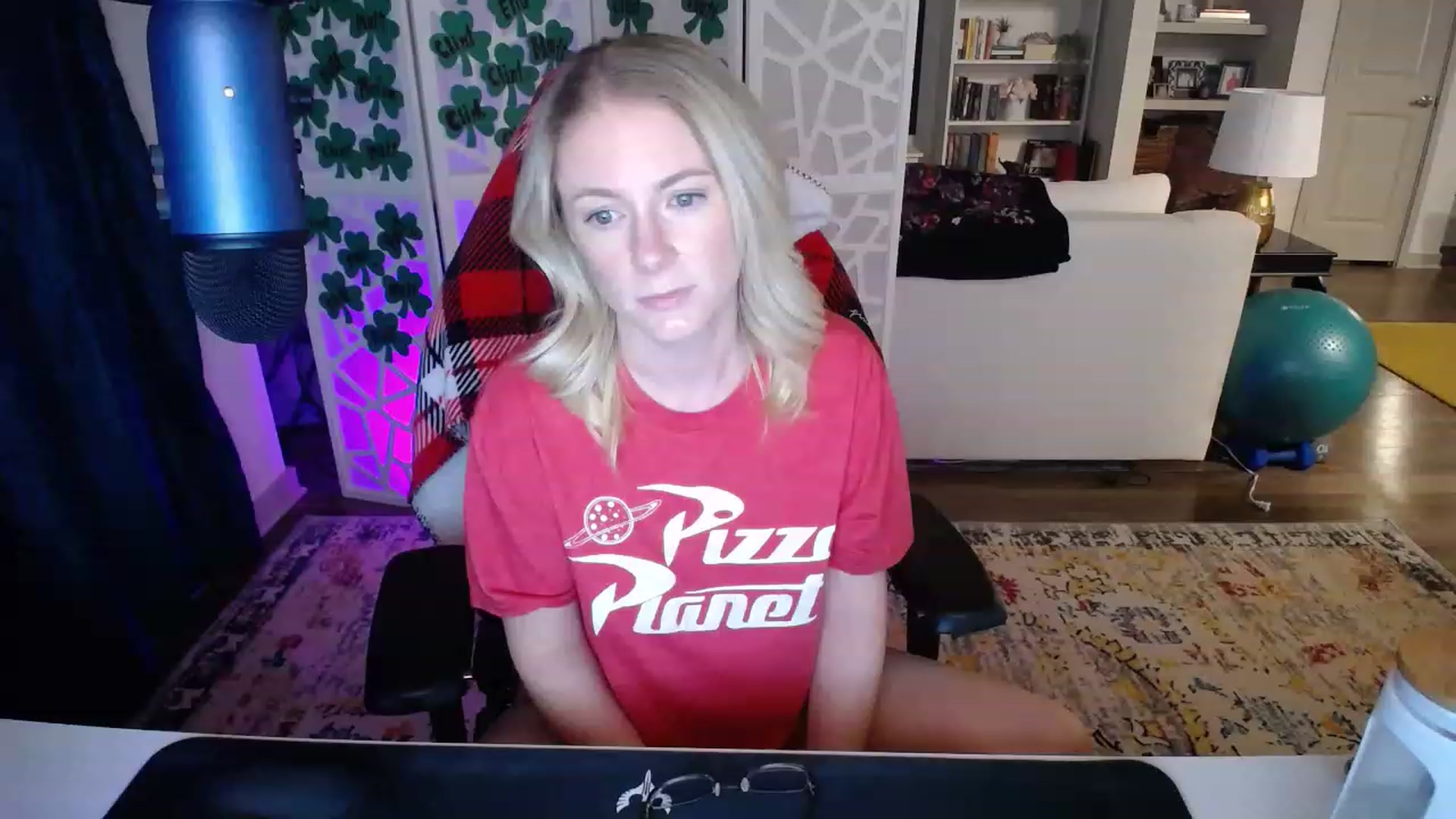 Gallery image thumbnail from TeecakeAvery's myfreecams stream on, 04/30/2023, 03:35 image 11 of 20