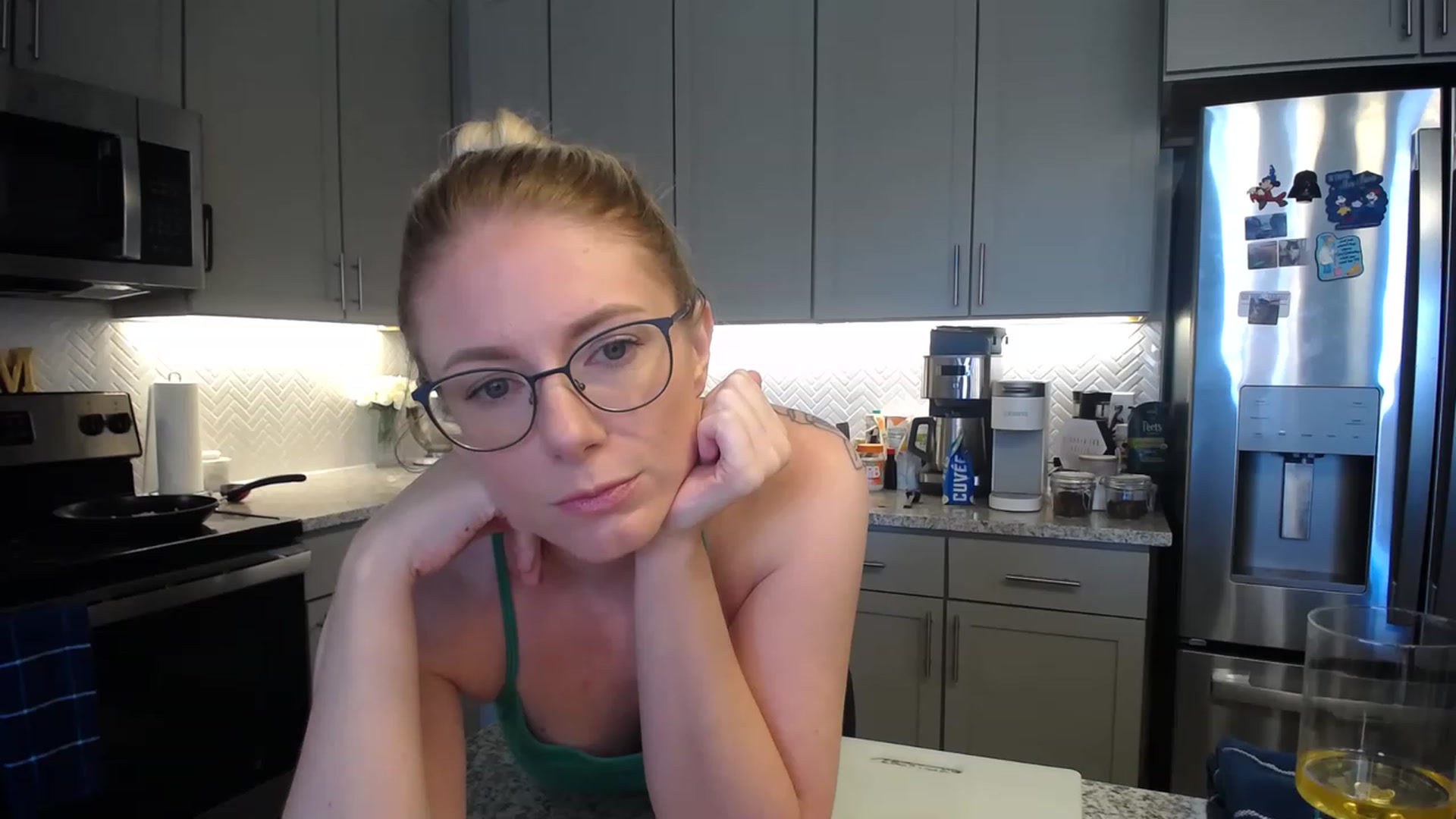 Gallery image thumbnail from TeecakeAvery's myfreecams stream on, 04/30/2023, 19:22 image 1 of 20