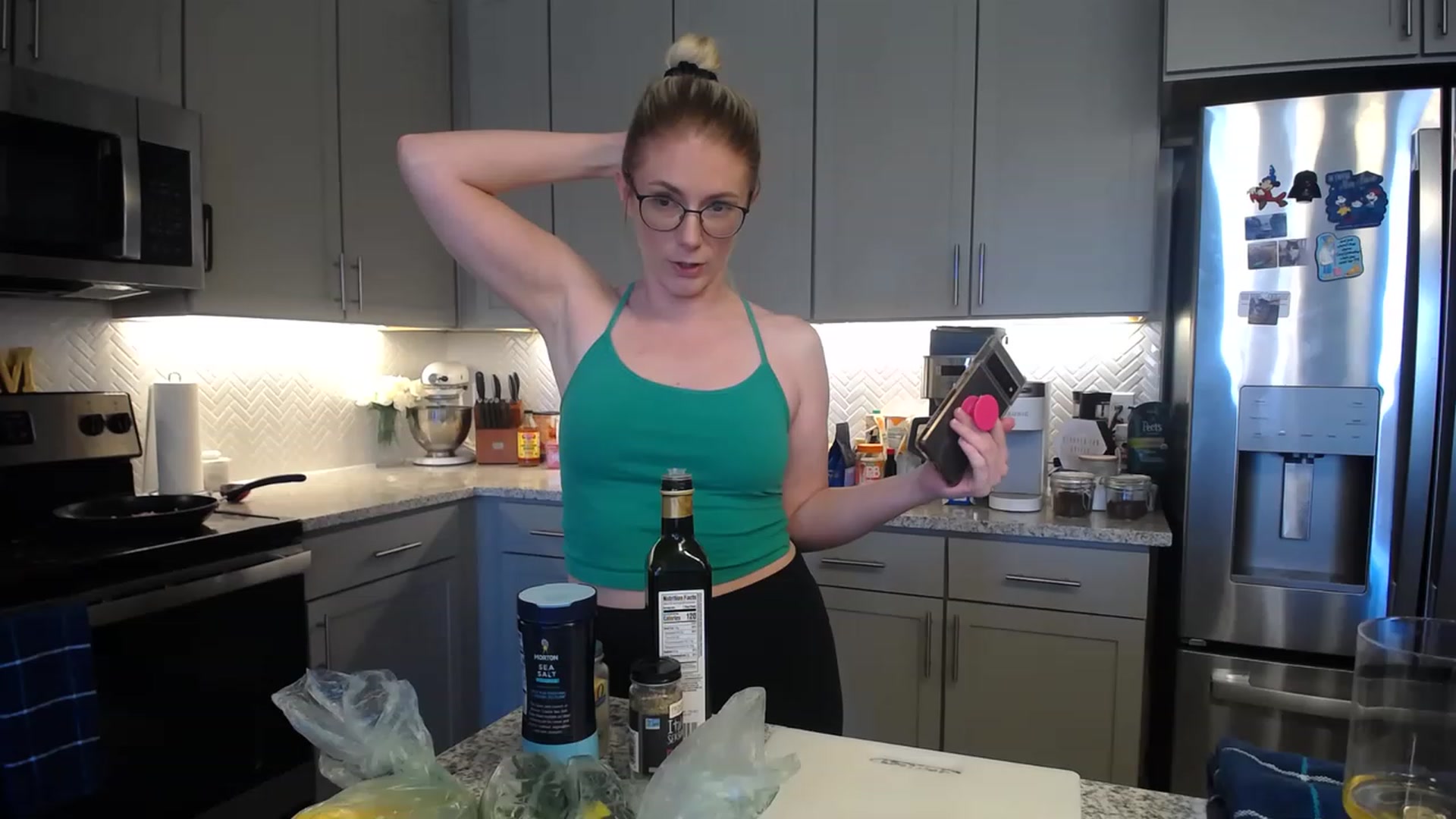 Gallery image thumbnail from TeecakeAvery's myfreecams stream on, 04/30/2023, 19:22 image 6 of 20