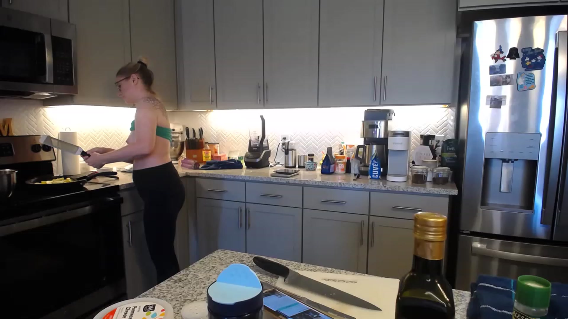 Gallery image thumbnail from TeecakeAvery's myfreecams stream on, 04/30/2023, 19:44 image 16 of 20