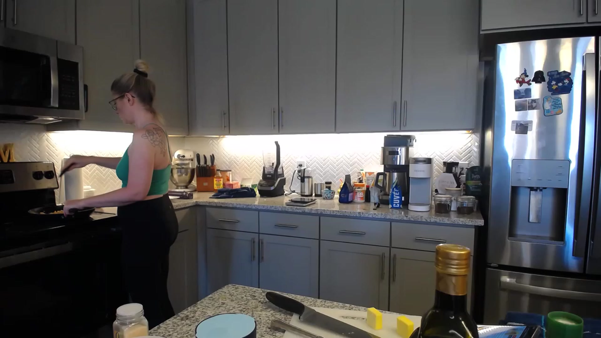 Gallery image thumbnail from TeecakeAvery's myfreecams stream on, 04/30/2023, 19:44 image 7 of 20