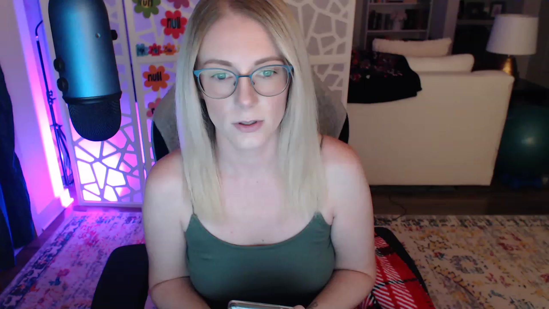 Gallery image thumbnail from TeecakeAvery's myfreecams stream on, 05/10/2023, 04:07 image 2 of 20